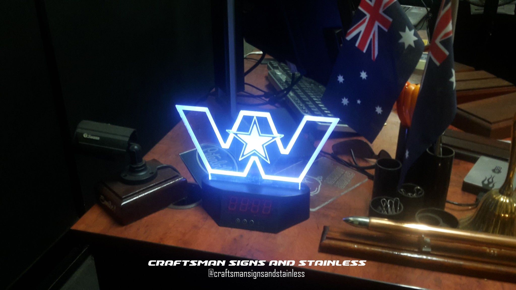 Edge lit acrylic light, Western Star Logo