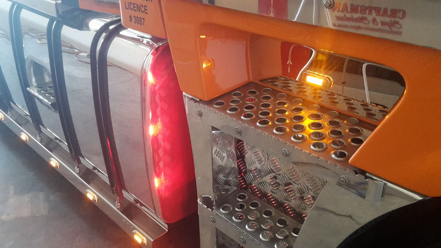 Rear step in-fill panel K200 RHS with 3 x red Lucidity LED lights