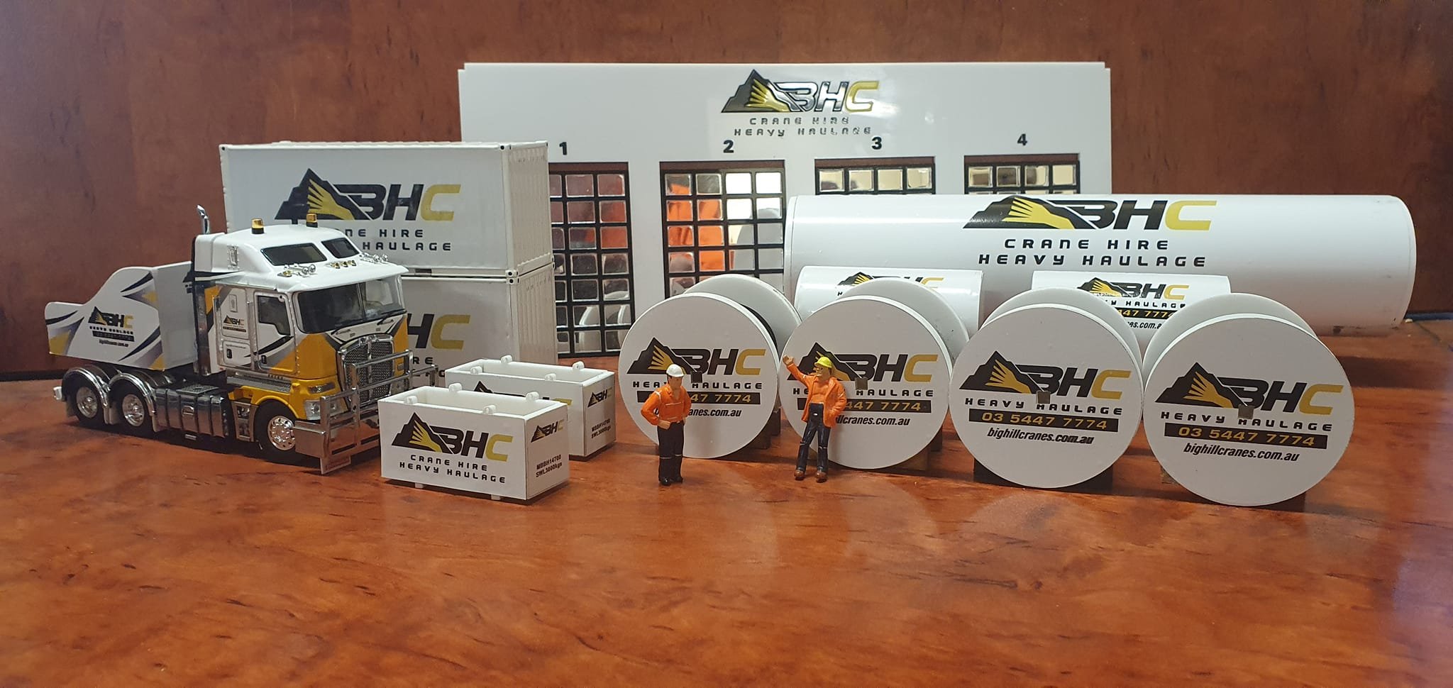 1:50 Scale Acrylic 4 Bay Showroom Diorama Big Hill Cranes (BHC)