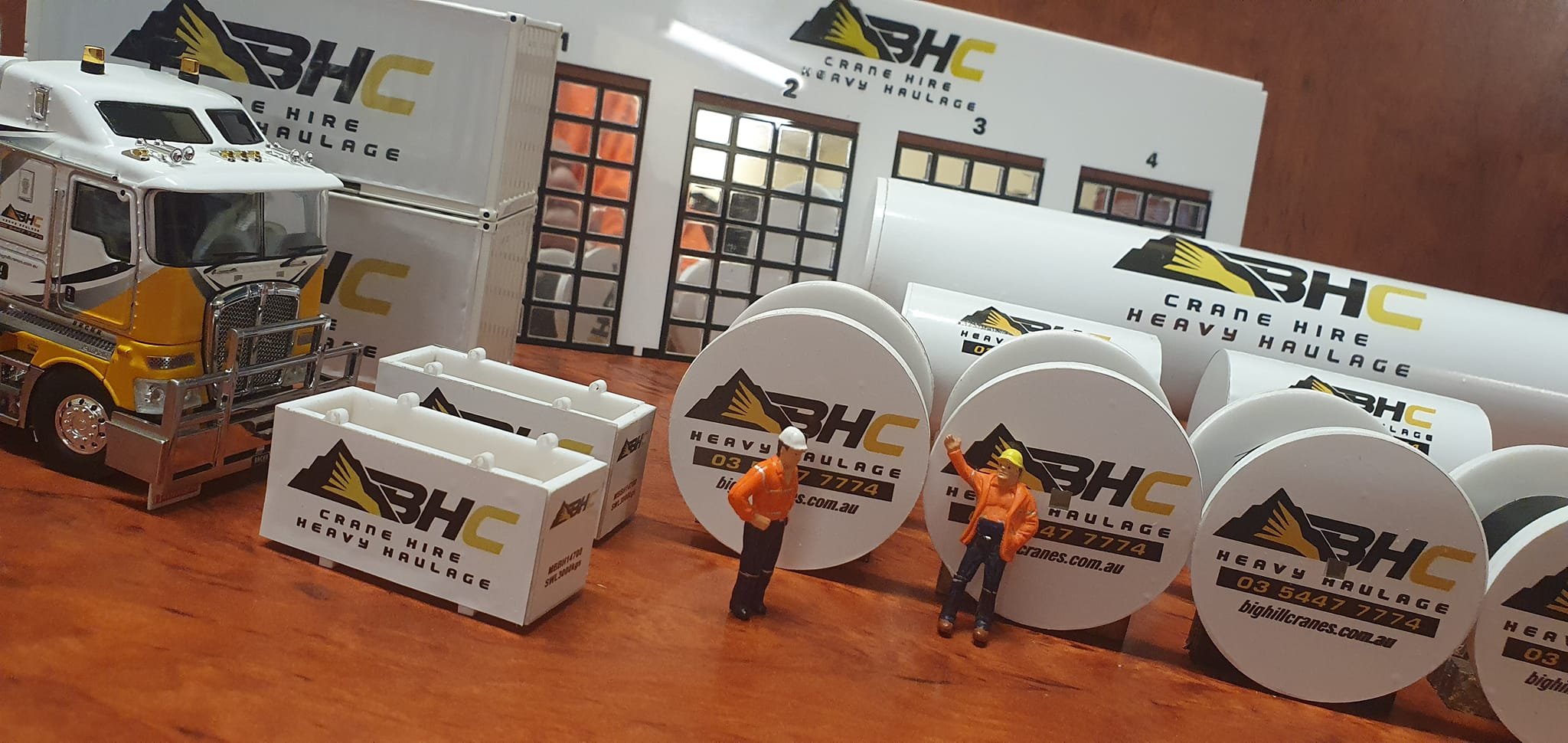 1:50 Scale Acrylic 4 Bay Showroom Diorama Big Hill Cranes (BHC)