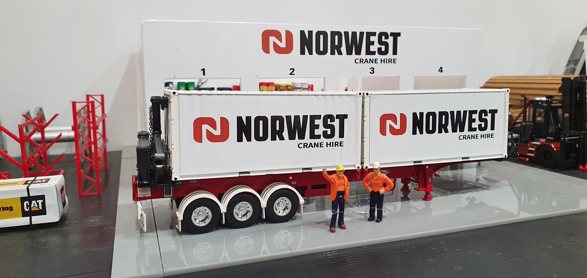 1:50 Scale Acrylic 4 Bay Showroom Diorama NORWEST CRANES