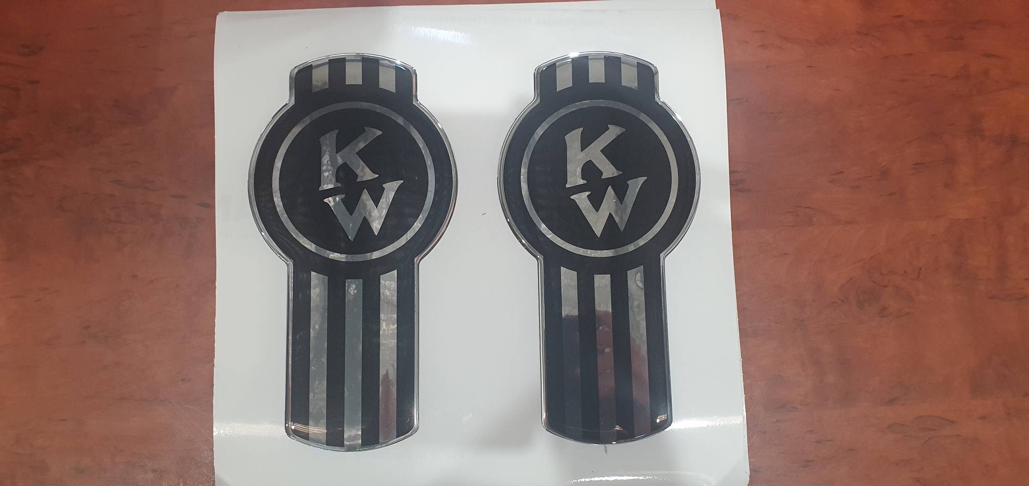 Kenworth 'Crooked' Logo black/chrome epoxy domed decal