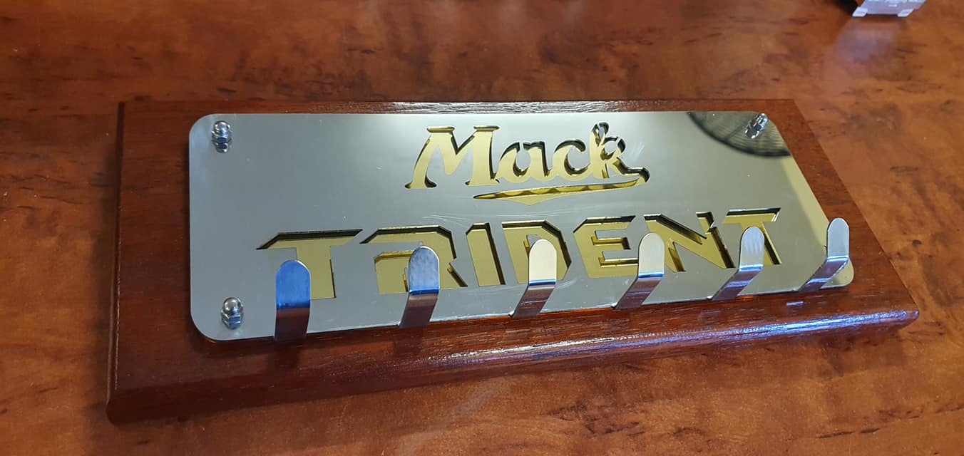 Stainless steel key ring holder MACK Trident