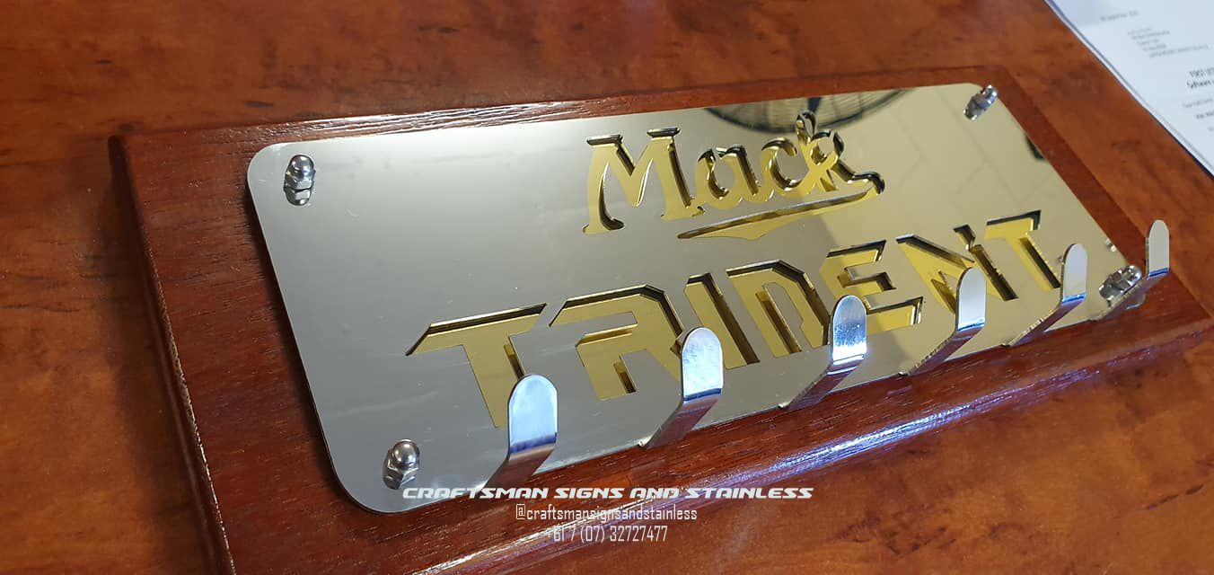 Stainless steel key ring holder MACK Trident