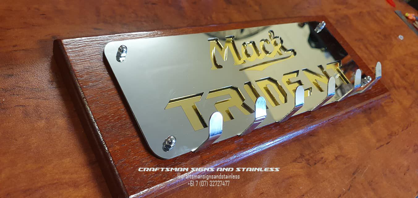 Stainless steel key ring holder MACK Trident