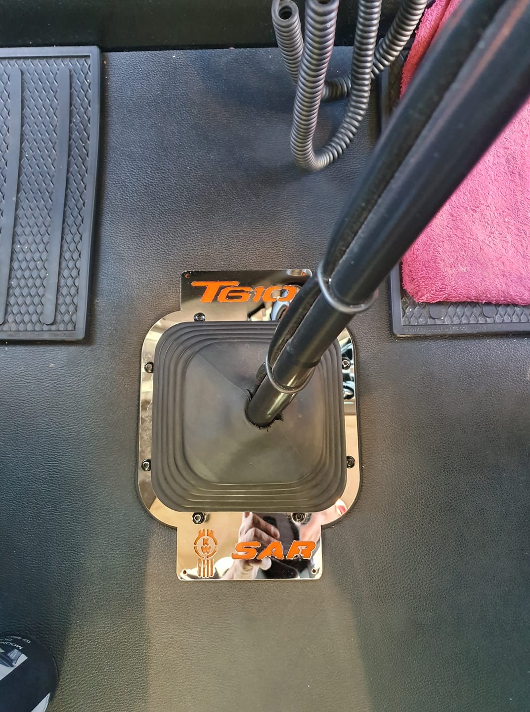 Stainless steel shift surround, KENWORTH T610 flat floor